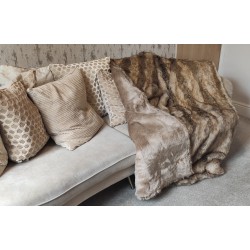 Light Brown Wolf Faux Fur With Oatmeal Lining - High Quality Super Deluxe Throw