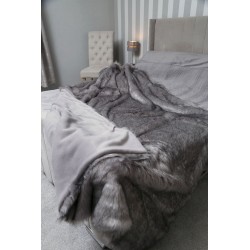 Grey Wolf Faux Fur w/ Silver Polar Fleece Lining High Quality Super Deluxe Throw