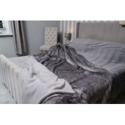 Grey Wolf Faux Fur w/ Silver Polar Fleece Lining High Quality Super Deluxe Throw